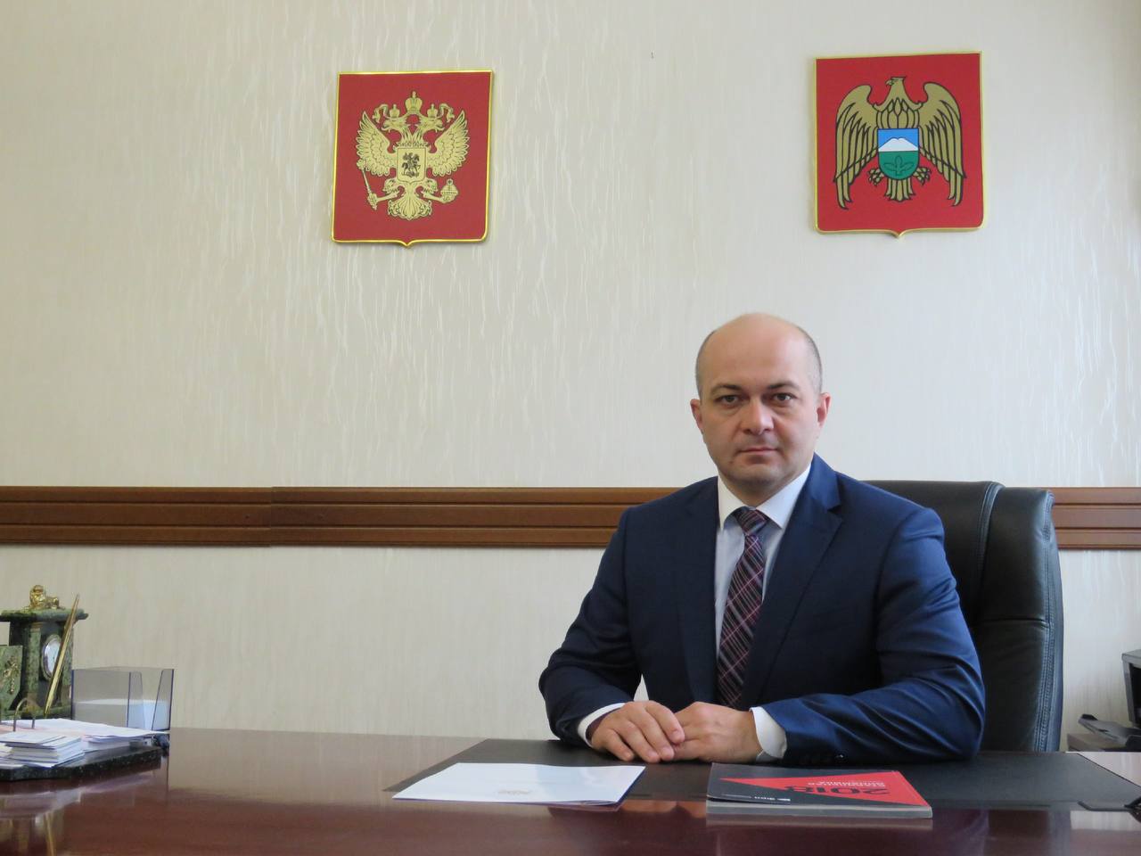 Обращение Министра промышленности, энергетики и торговли КБР  в связи с празднованием Дня народного единства. 